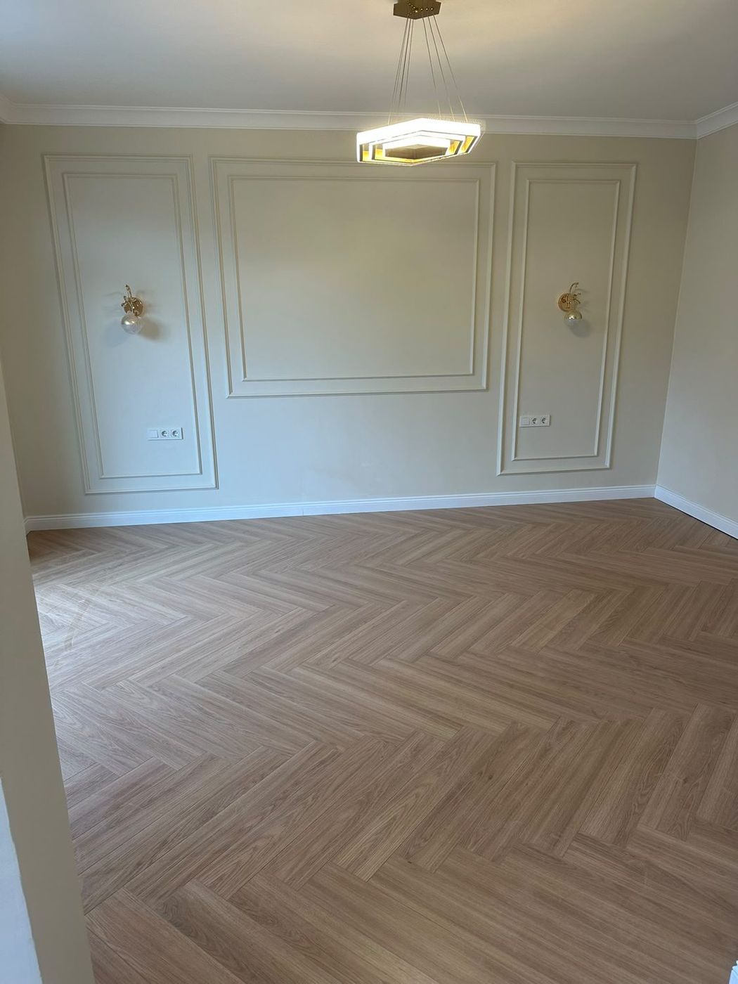 Titiz Parke uygulaması — balıksırtı parke ve duvar paneli
